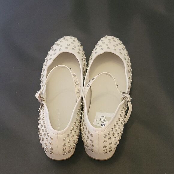 BRAND NEW MADDEN GIRL MARY JANE STYLE STUDDED LOW BLOCK HEEL SHOE R3 - Picture 1 of 16